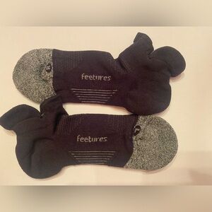 Feetures Unisex Socks Black Size Medium NWOT